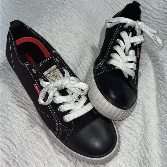Levi's Shoes - Levi's  Sneakers women size 7